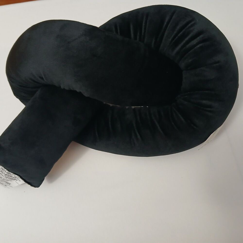 Black Knot Pillow – Modern Decorative Cushion